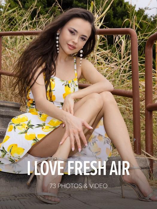 Li Moon - I Love Fresh Air 2160p