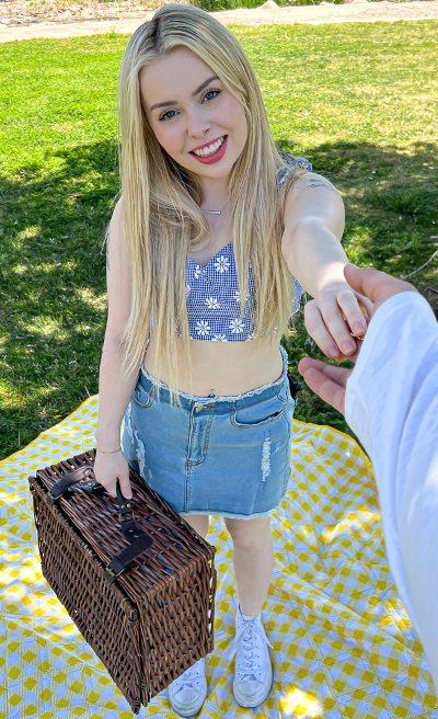 Haley Spades - Picnic Flash FullHD 1080p/HD 720p