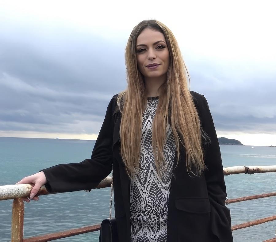 Clara - Clara, 18 years old, student in aesthetics in Toulon! FullHD 1080p