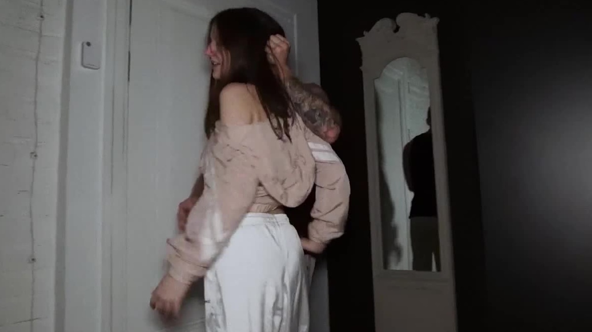 Broken Sluts - Margo Von Teese [1080p]